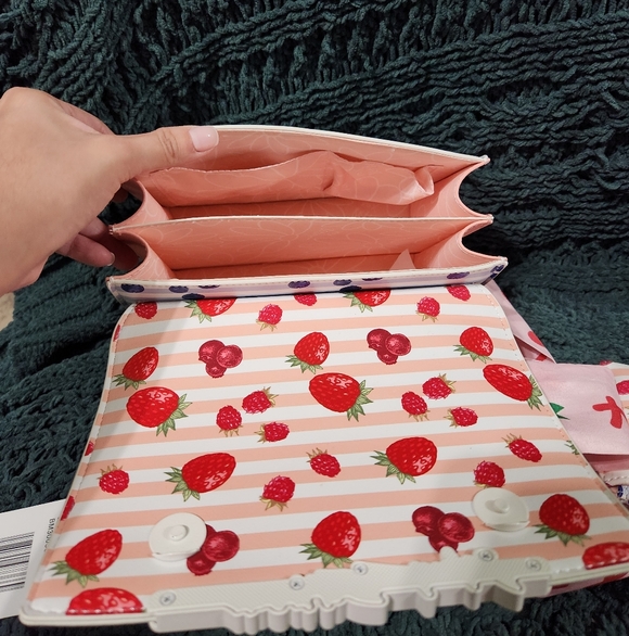 Betsey Johnson Strawberry Blueberry Spring Crossbody Handbag With Wallet NWT - Picture 4 of 7